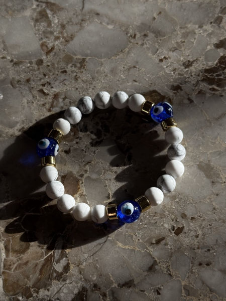 BRANSOLETKA BIAŁY HOWLIT 