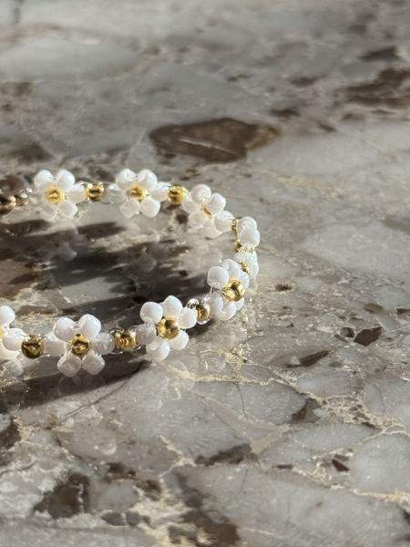 BRANSOLETKA BIAŁO-ZŁOTE KWIATY